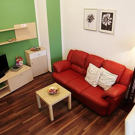 Apartman Iris *