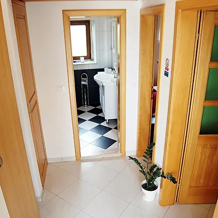Iris Apartman *